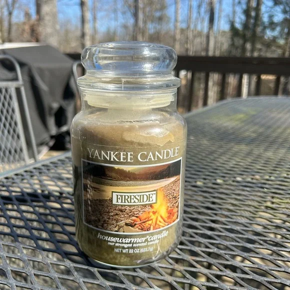 Yankee Candle 22 Oz Fireside scent (like new) - Picture 2 of 3